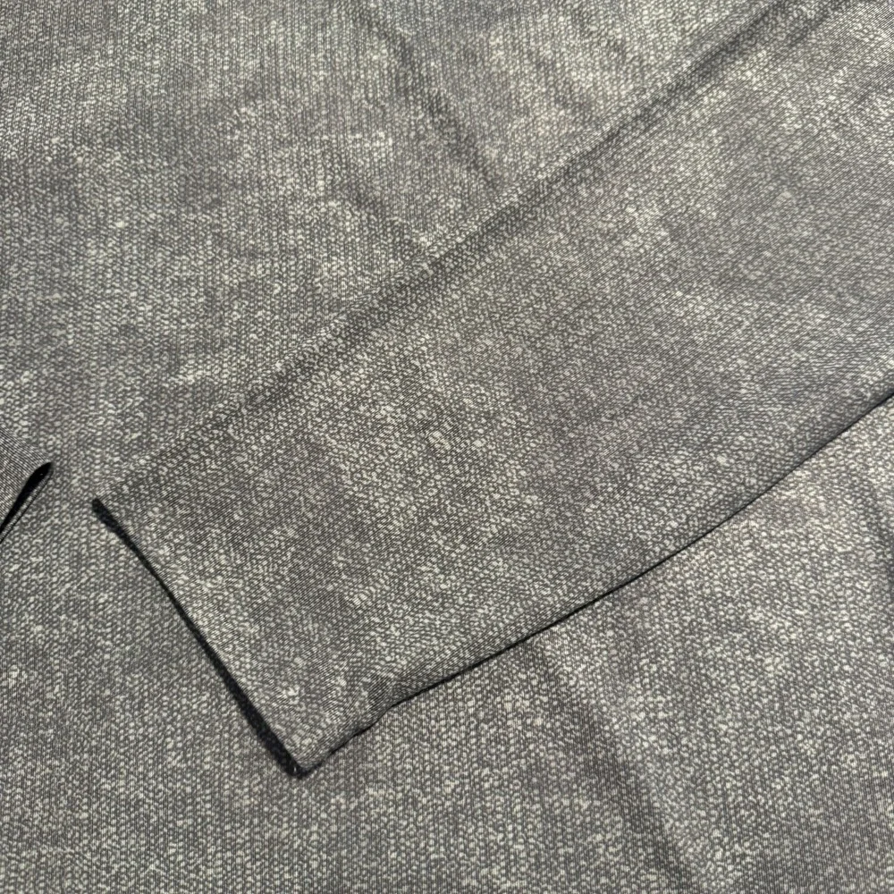 Under Armour 1/2 Half Zip Long Sleeve Gray Pullover Men's Size Medium‎